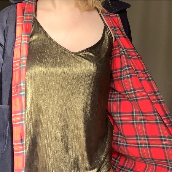 r 3/20$⭐️Gold tank top - Picture 7 of 8